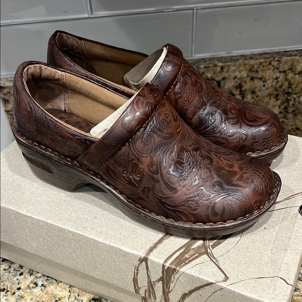 b.o.c Brown Embossed Leather Clogs
